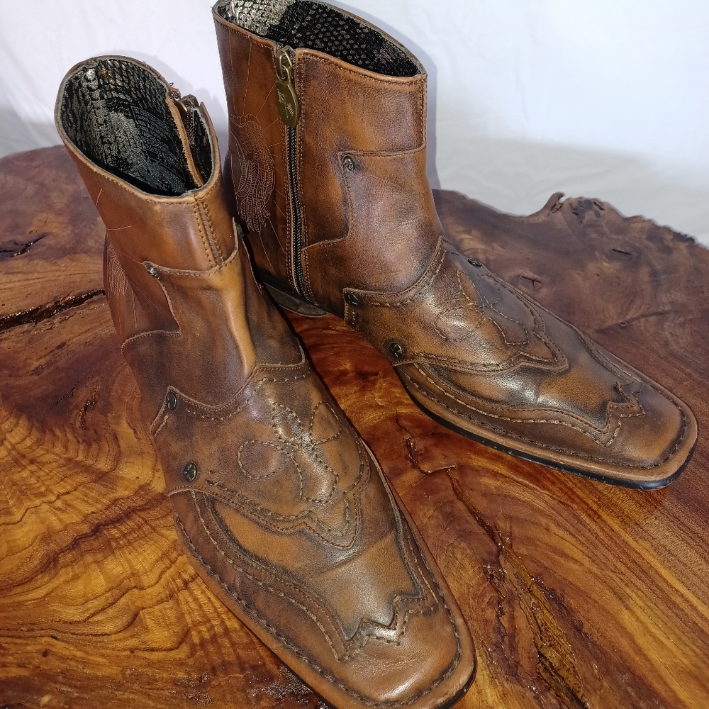 Lounge by Mark Nason Boots